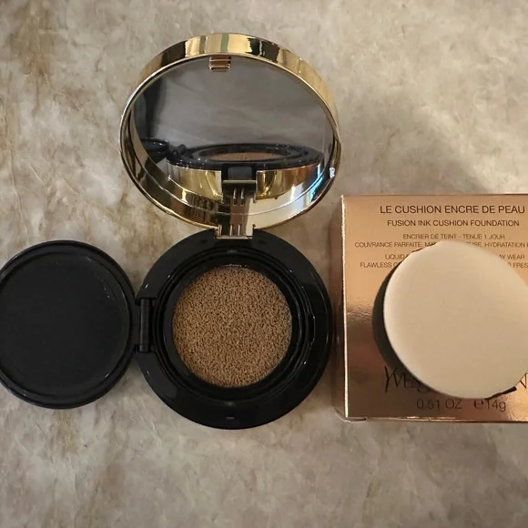 YSL foundation - Picture 2 of 2